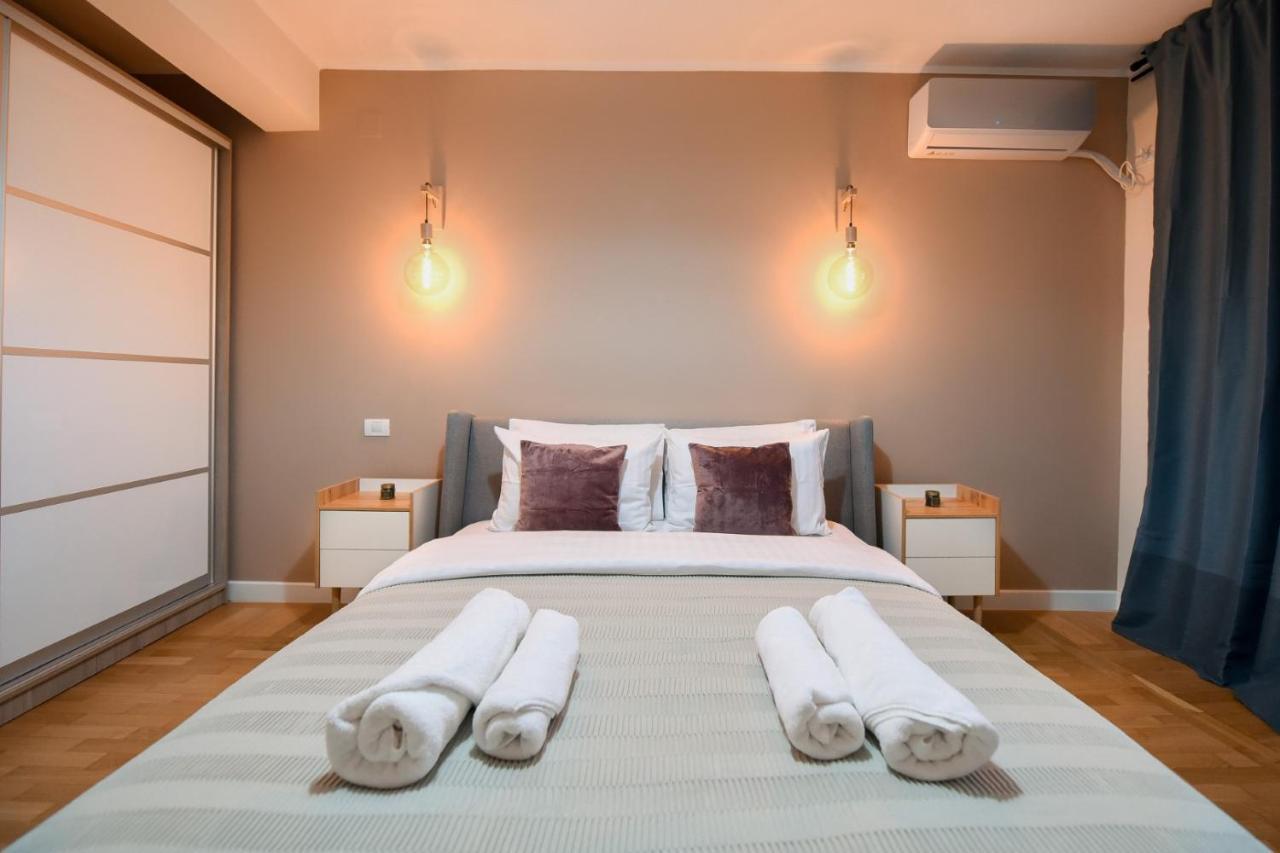 The Dream Apartment - Near Radisson Hotel Bucarest Extérieur photo