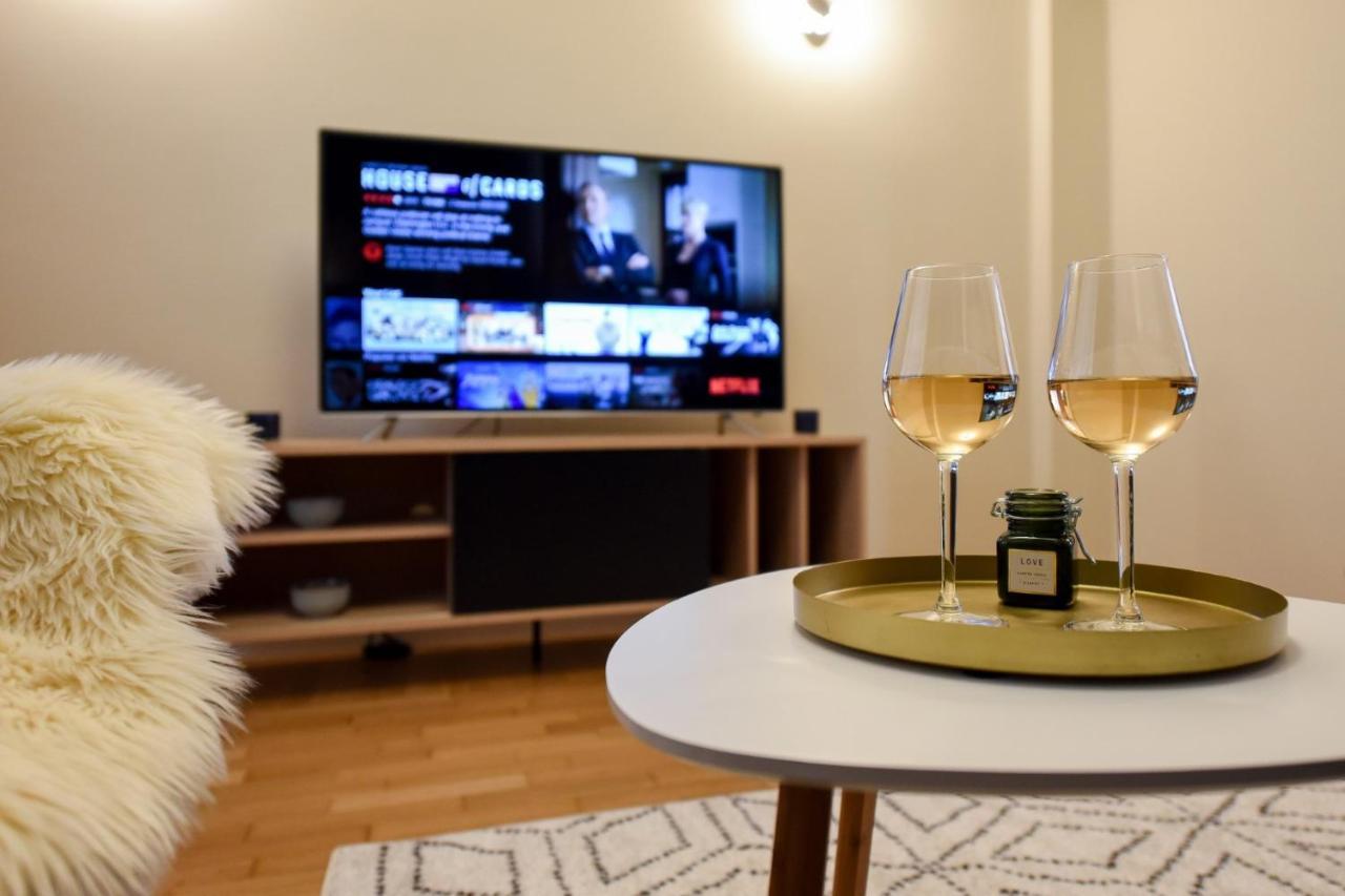 The Dream Apartment - Near Radisson Hotel Bucarest Extérieur photo
